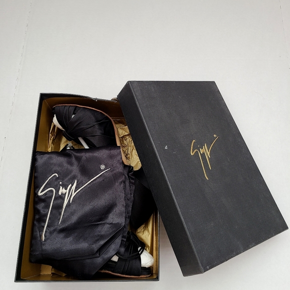 Giuseppe Zanotti Black Sandal - Picture 11 of 14